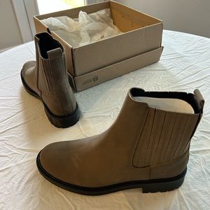 Size 9 Clark midsize boot. Orinco2 mid.